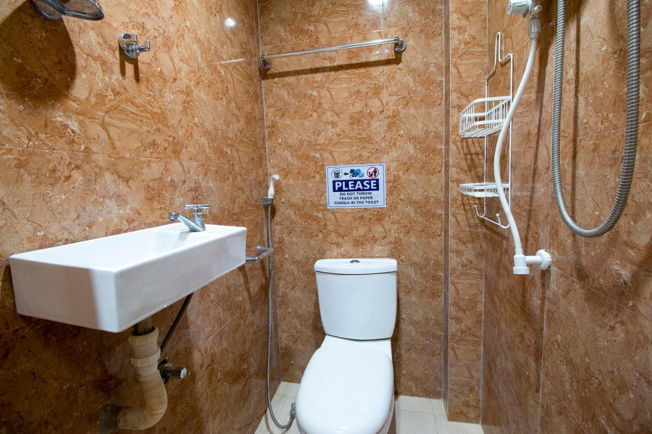 Oyo 788 Lisa'S Guesthouse Moalboal Kültér fotó