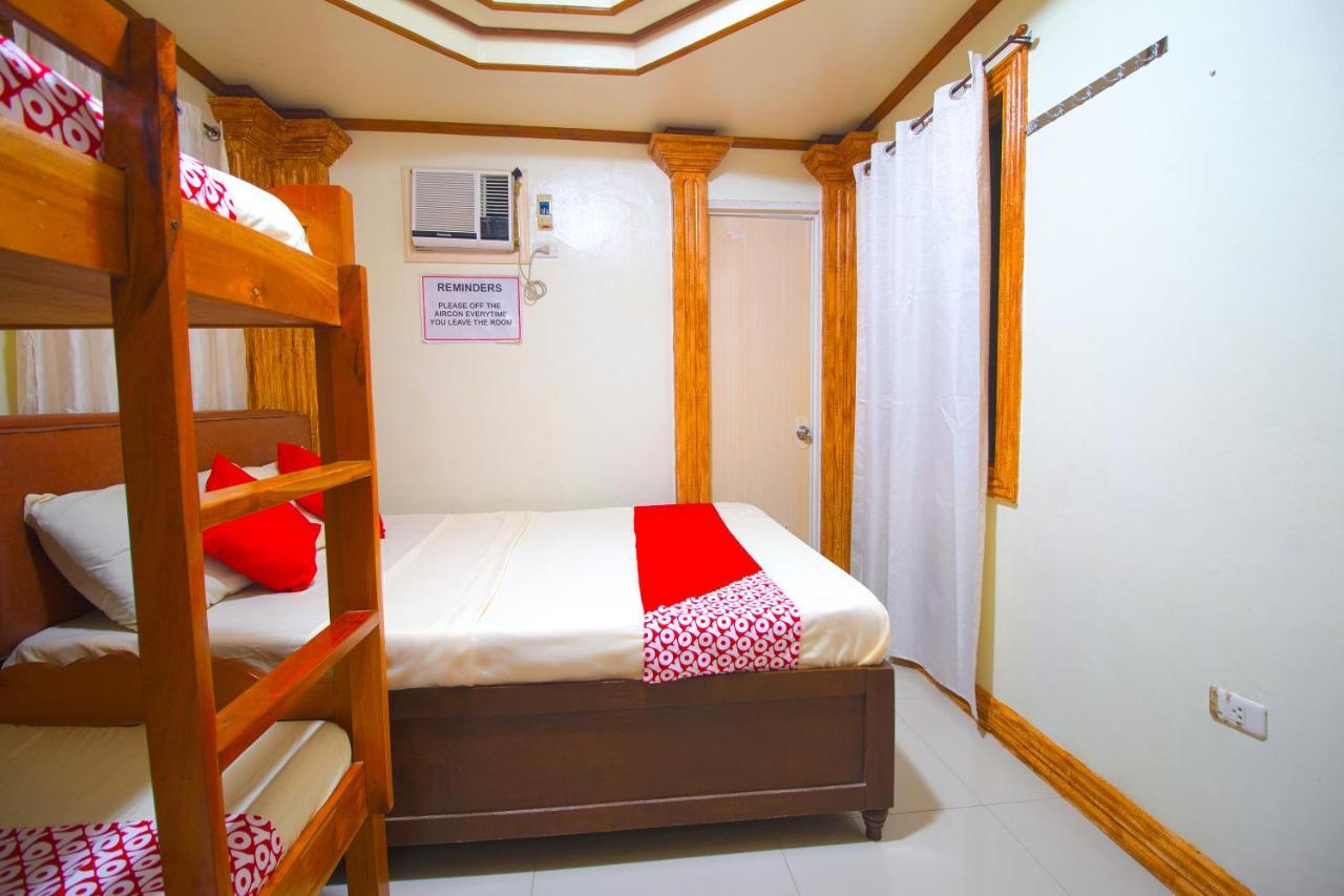 Oyo 788 Lisa'S Guesthouse Moalboal Kültér fotó