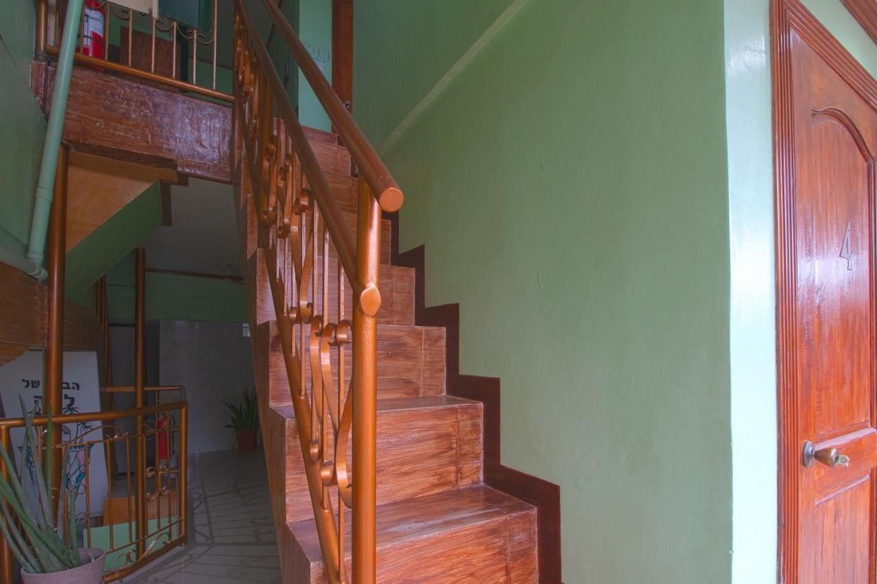 Oyo 788 Lisa'S Guesthouse Moalboal Kültér fotó